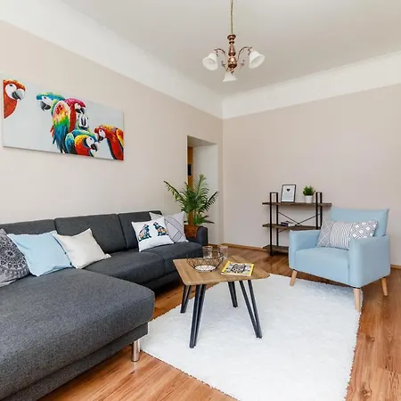 Vee Apartement Appartamento *